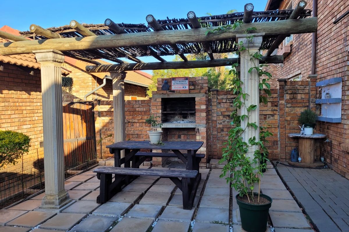 Stunning 2-Bedroom Duplex in Annlin – Serene Estate with Night Views & High Rental Potential - Photo 3