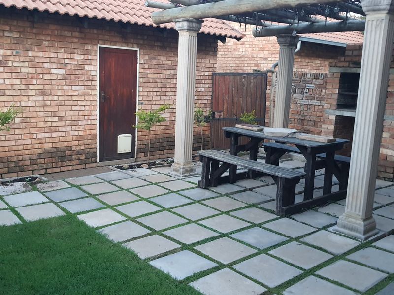 Stunning 2-Bedroom Duplex in Annlin – Serene Estate with Night Views & High Rental Potential - Photo 4