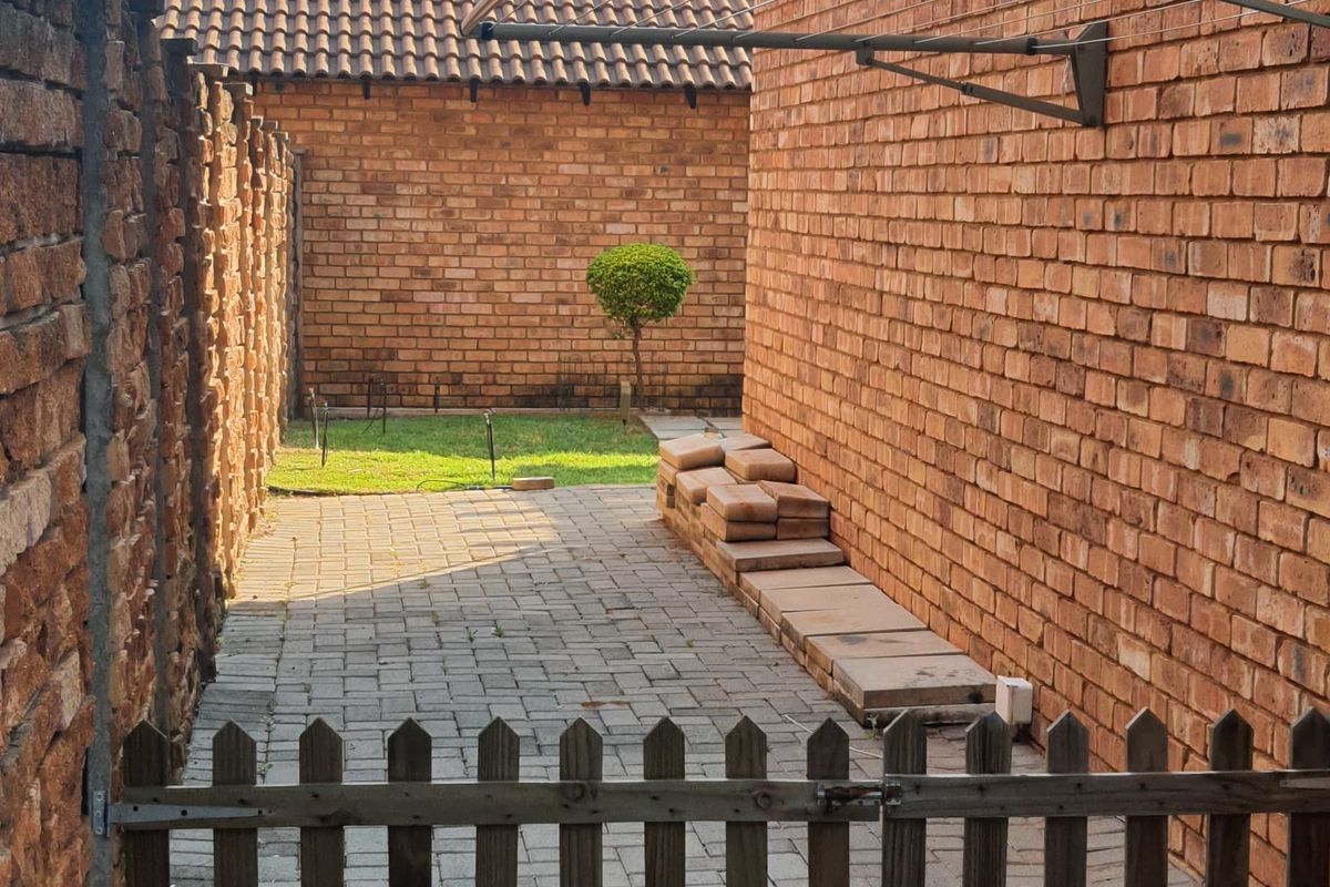 Stunning 2-Bedroom Duplex in Annlin – Serene Estate with Night Views & High Rental Potential - Photo 2