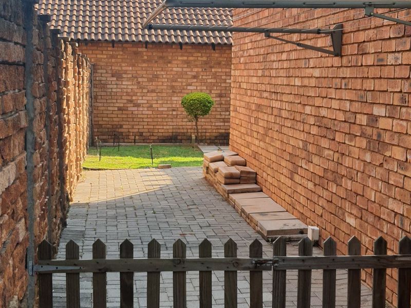 Stunning 2-Bedroom Duplex in Annlin – Serene Estate with Night Views & High Rental Potential - Photo 2