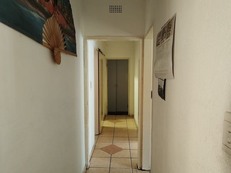 Spacious 3-Bedroom Home with Granny Flat – Great Potential! in Crystal Park - Photo 9