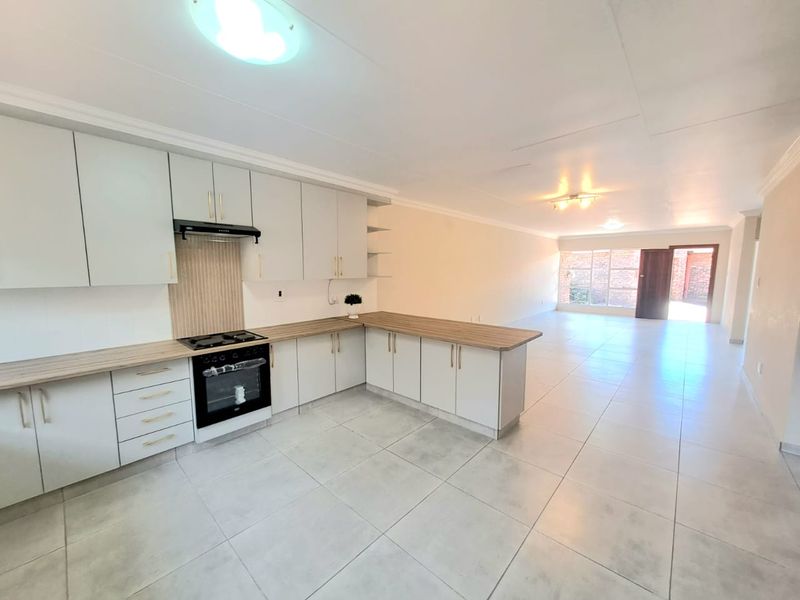 NEWLY RENOVATED TOWNHOUSE FOR SALE IN THREE RIVERS ! - Photo 2