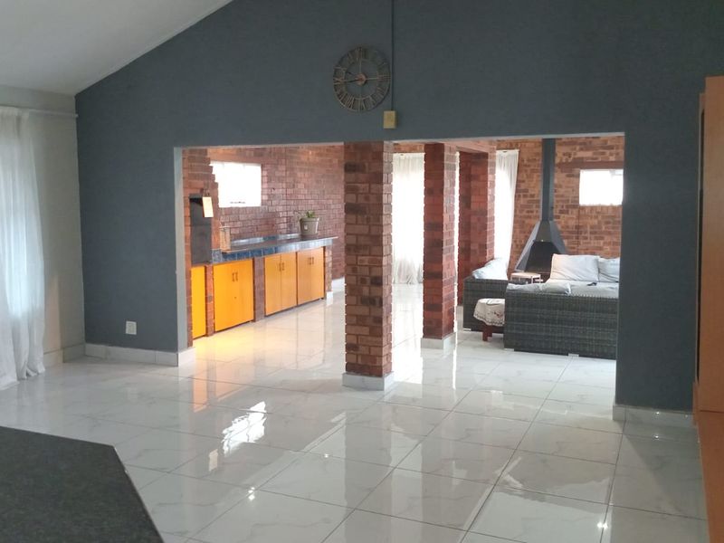 This is the multigenerational home you’ve been waiting for. - Photo 3