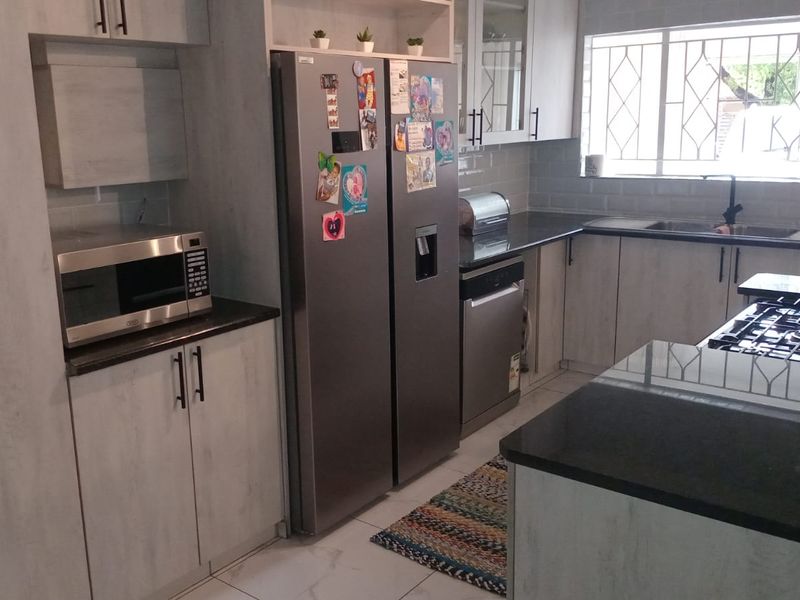 This is the multigenerational home you’ve been waiting for. - Photo 10