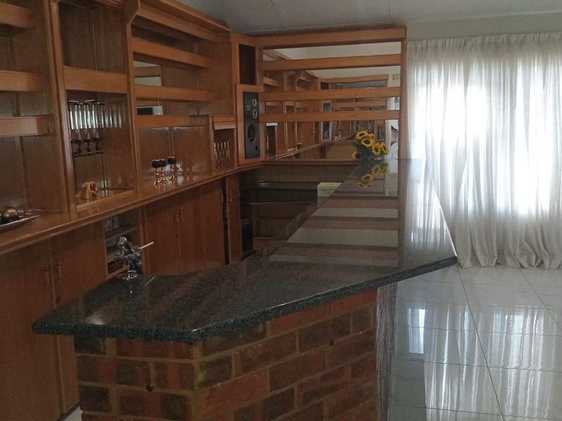 This is the multigenerational home you’ve been waiting for. - Photo 2