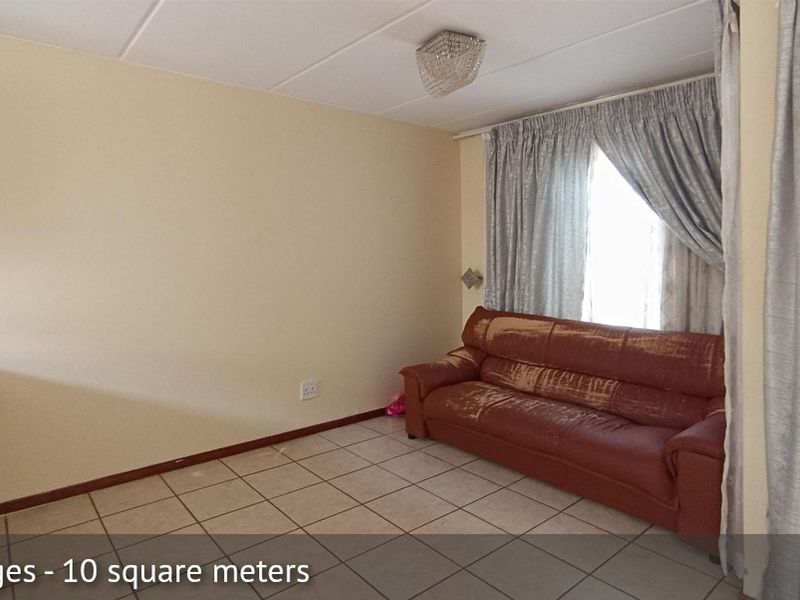 Stylish 2-Bedroom Estate Home with Balcony & Night Views In Annlin - Photo 9