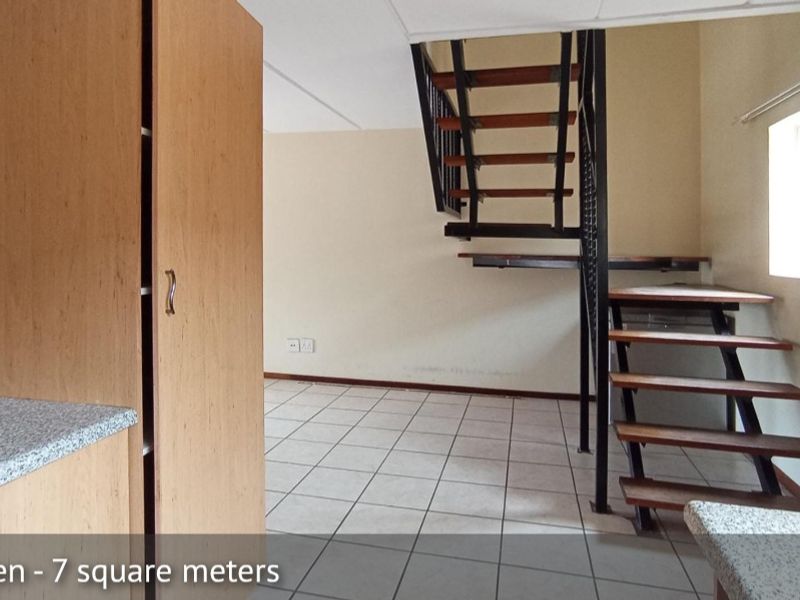 Stylish 2-Bedroom Estate Home with Balcony & Night Views In Annlin - Photo 7