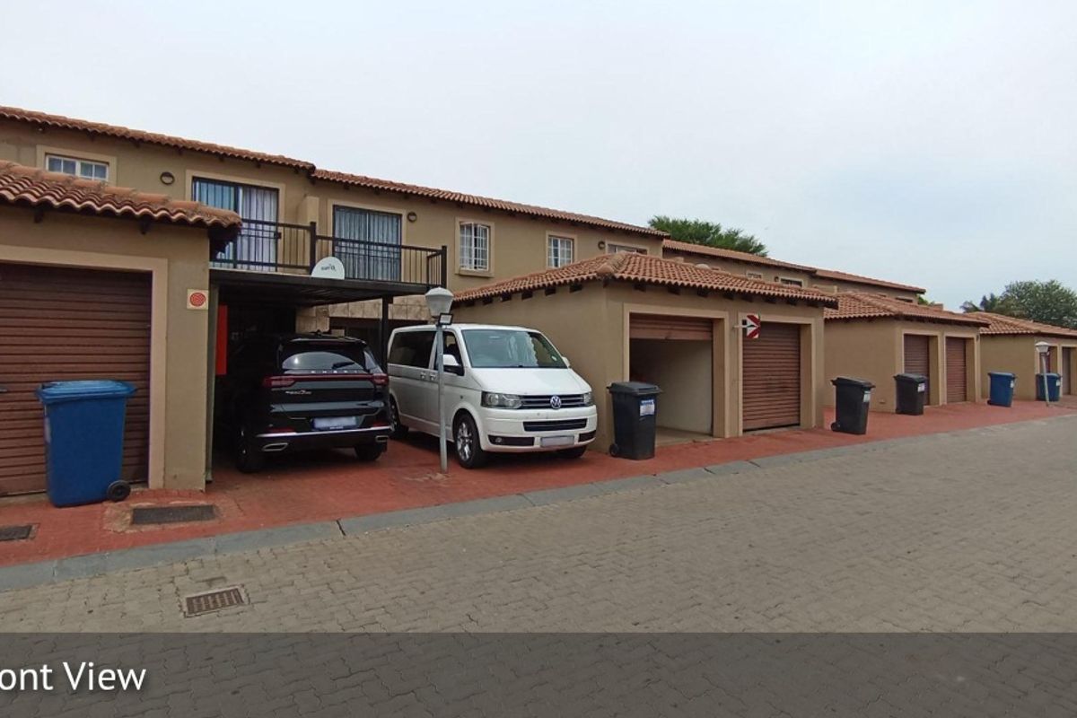 Stylish 2-Bedroom Estate Home with Balcony & Night Views In Annlin - Photo 2