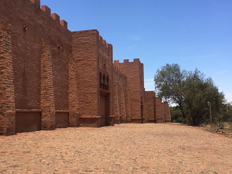 A Landmark Hotel Estate With Wildlife, Cinema & 19 Development Plots - Photo 9