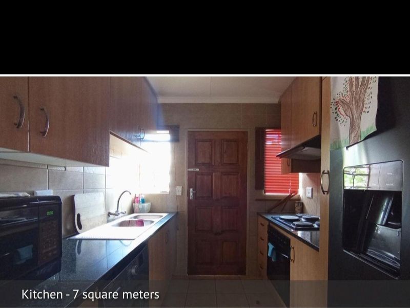 Showstopper Full Title 3-Bedroom Home in Thatchill Estate – Dream Family & Investment Gem Step into - Photo 2