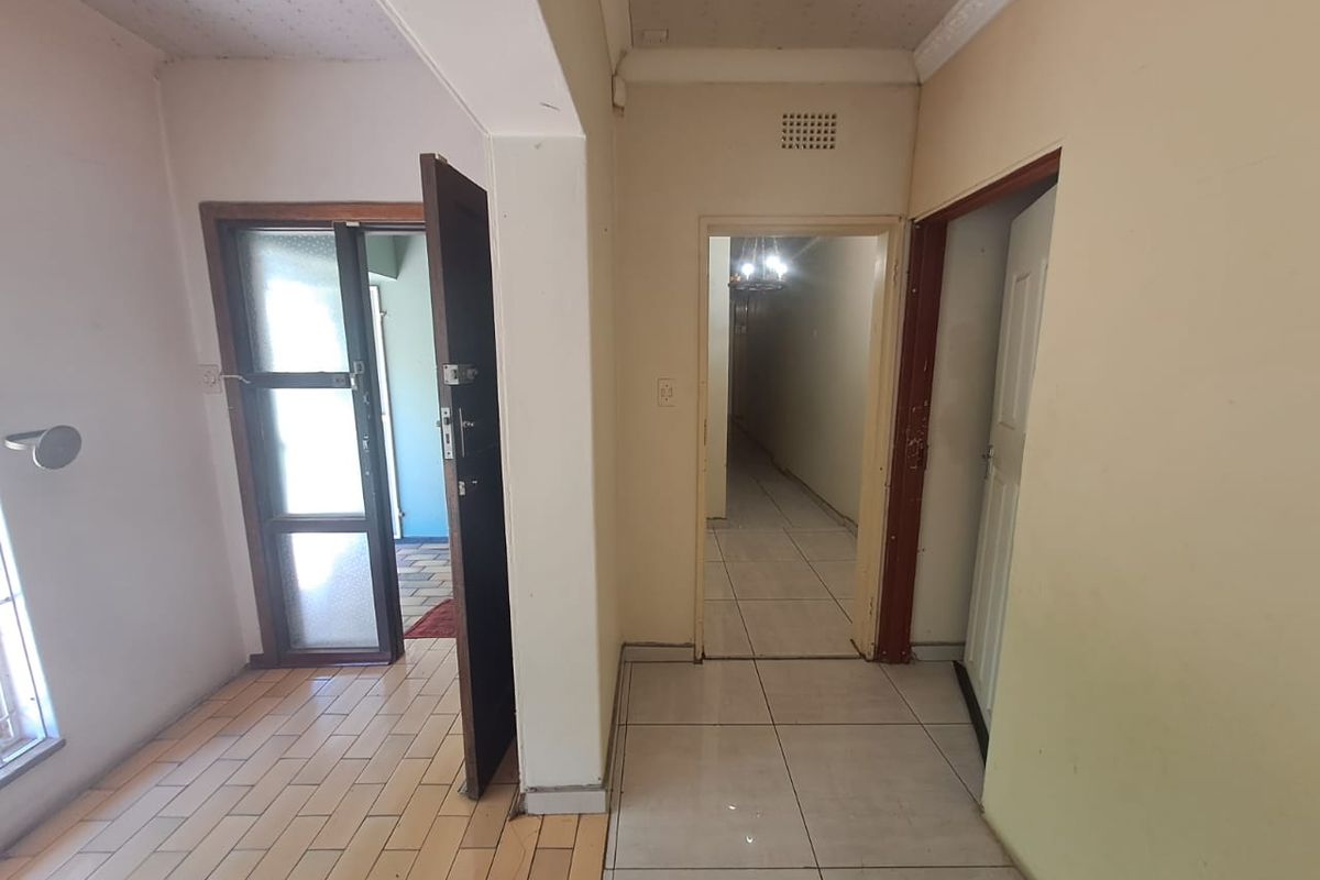 ARCONPARK GEM – HOME & INCOME OPPORTUNITY! - Photo 5