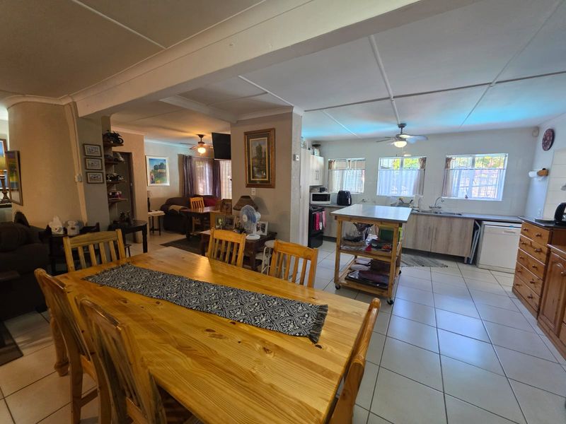 BEAUTIFUL FAMILY HOME FOR SALE IN VAALPARK - Photo 9