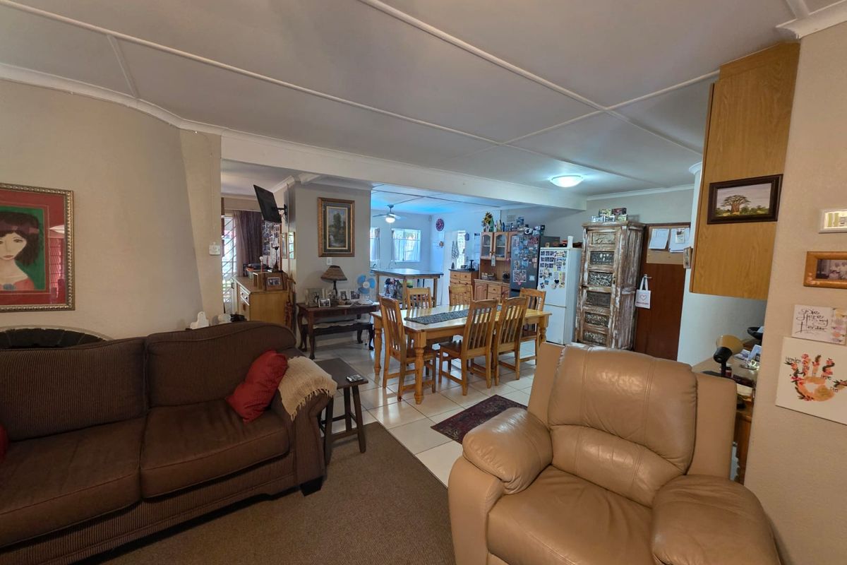 BEAUTIFUL FAMILY HOME FOR SALE IN VAALPARK - Photo 5