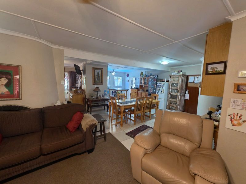 BEAUTIFUL FAMILY HOME FOR SALE IN VAALPARK - Photo 5