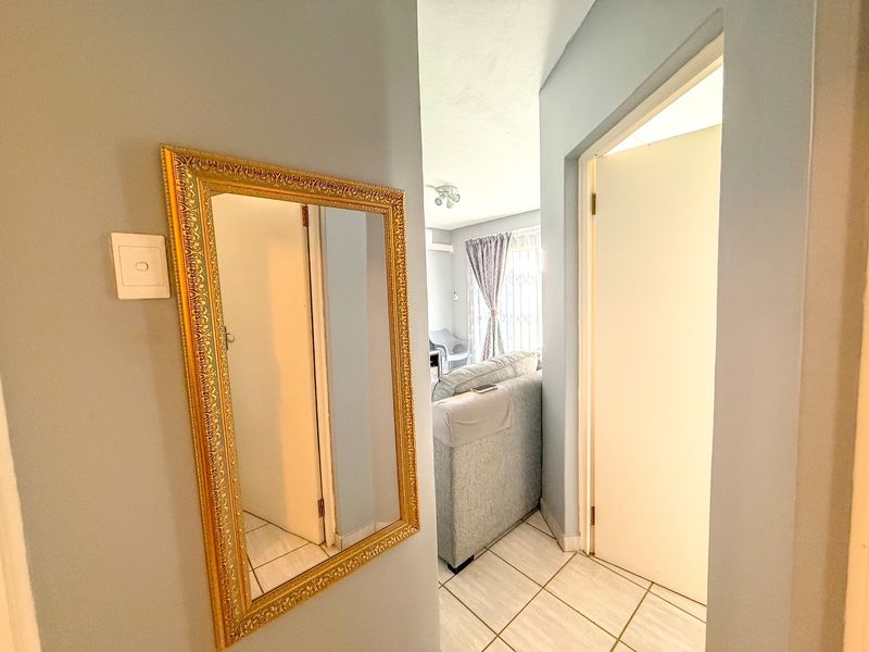 Immaculate 2-bedroom unit situated in the highly sought-after Mack Park Complex - Photo 9