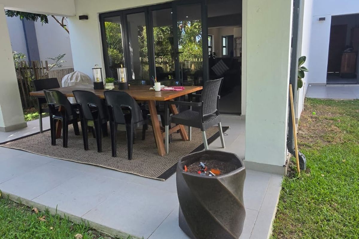 Modern Family Living in the Heart of Palm Lakes Estate - Photo 5