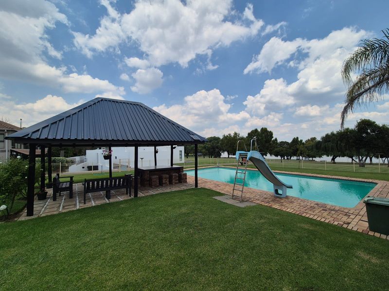 !RIVERFRONT PARADISE! - Photo 8