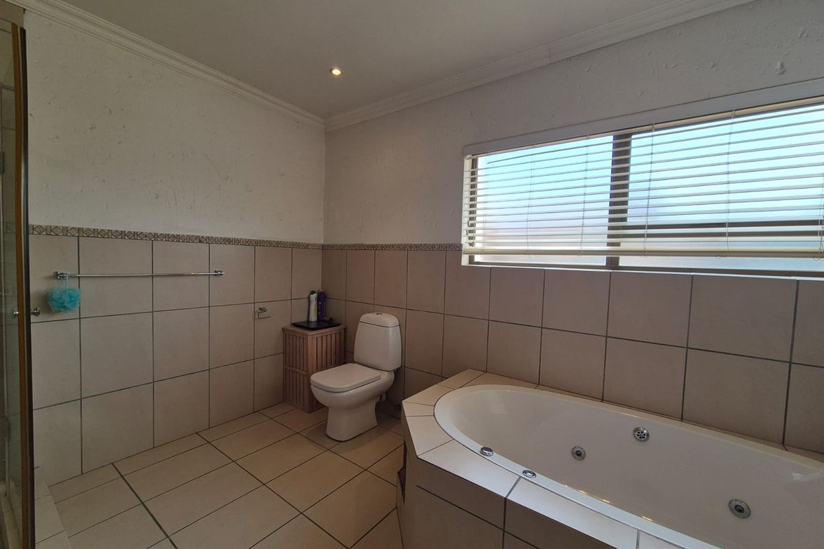 !RIVERFRONT PARADISE! - Photo 2