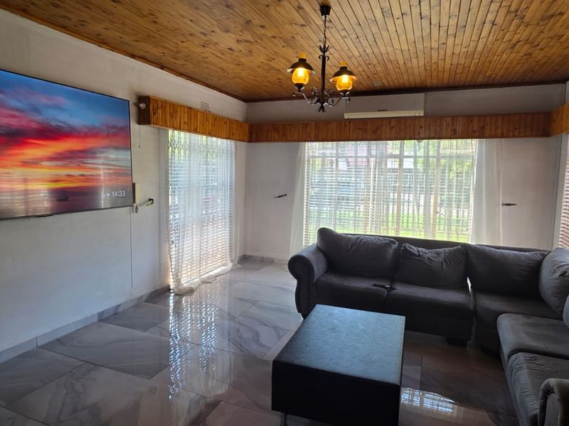 SE 2 Gem With An Unbelievable Garden Magnificent Features that you will have to View - Photo 8