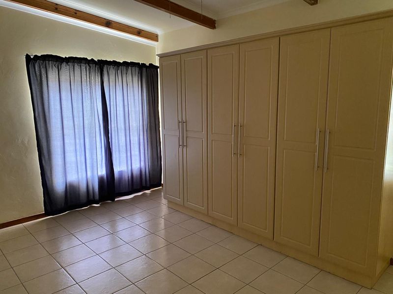 Prime Family living Near UKZN - Immaculate 3 Bed with Ensuite - Photo 5