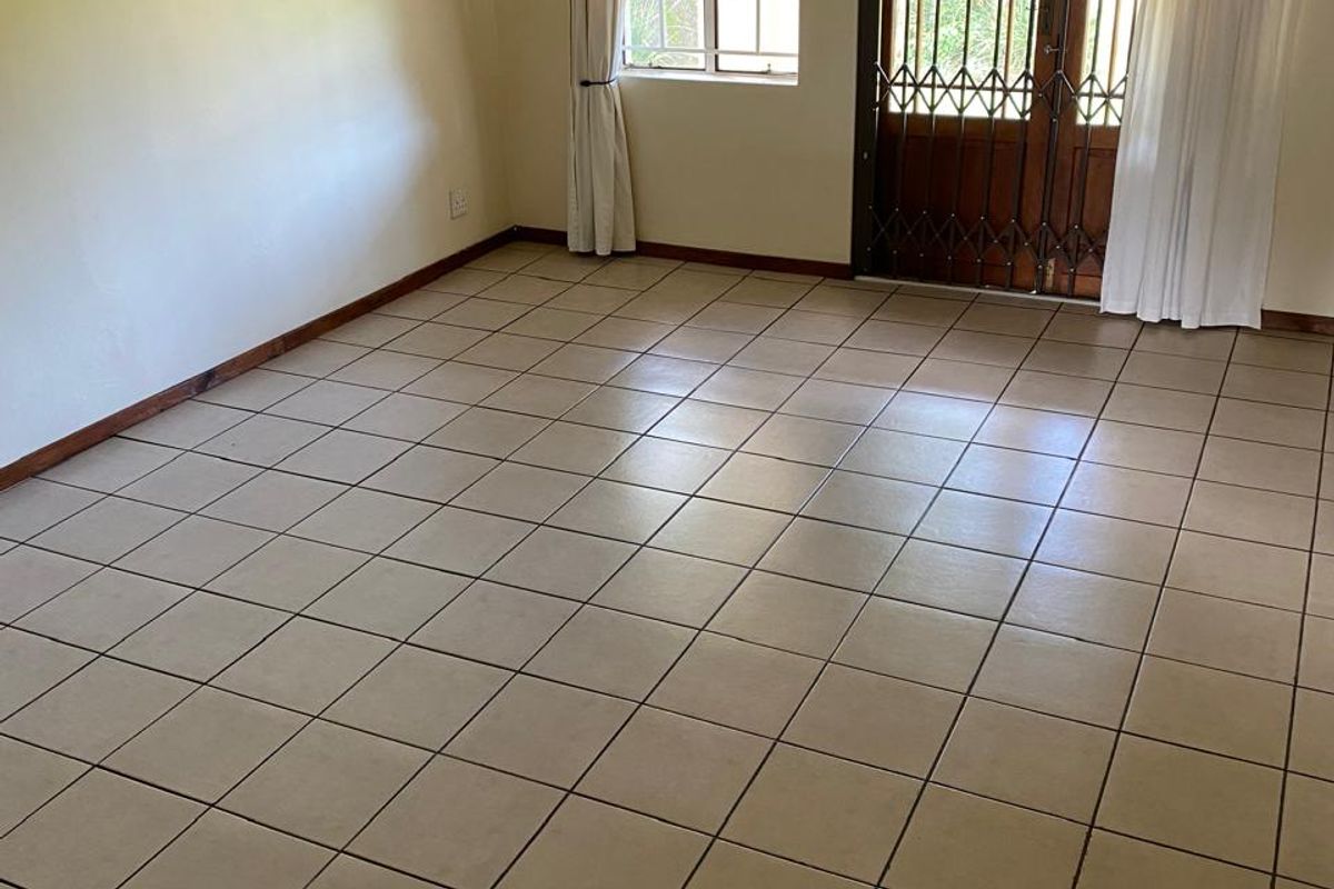 Prime Family living Near UKZN - Immaculate 3 Bed with Ensuite - Photo 3