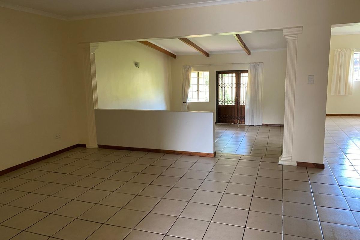 Prime Family living Near UKZN - Immaculate 3 Bed with Ensuite - Photo 4