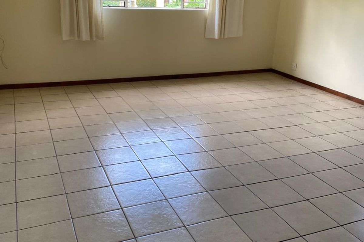 Prime Family living Near UKZN - Immaculate 3 Bed with Ensuite - Photo 2