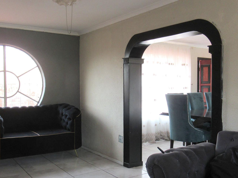 3 Bedroom, 2 Bathroom for sale in Elandspark - Photo 4