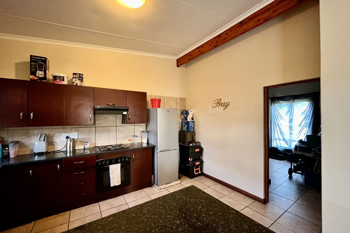 Charming Sectional Title Townhouse for Sale in Bela-Bela – Perfect for Homeowners or Investors - Photo 5