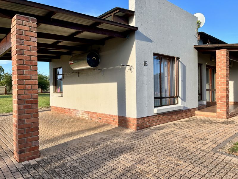 Charming Sectional Title Townhouse for Sale in Bela-Bela – Perfect for Homeowners or Investors - Photo 2
