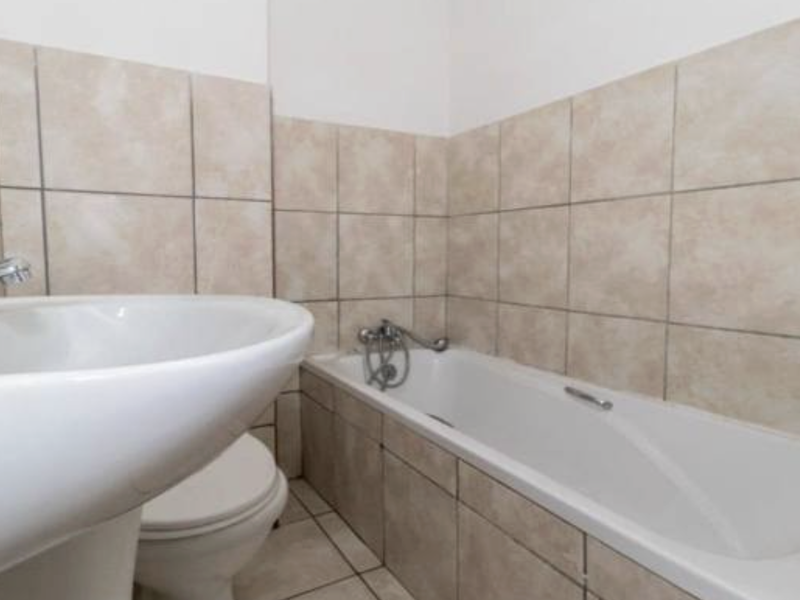 2 Bedroom Flat for Sale - Photo 3