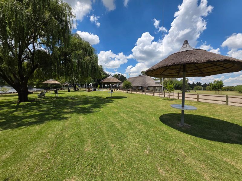 HOLIDAY HOME FOR SALE IN VAALPARK – PERFECT RIVER GETAWAY - Photo 2