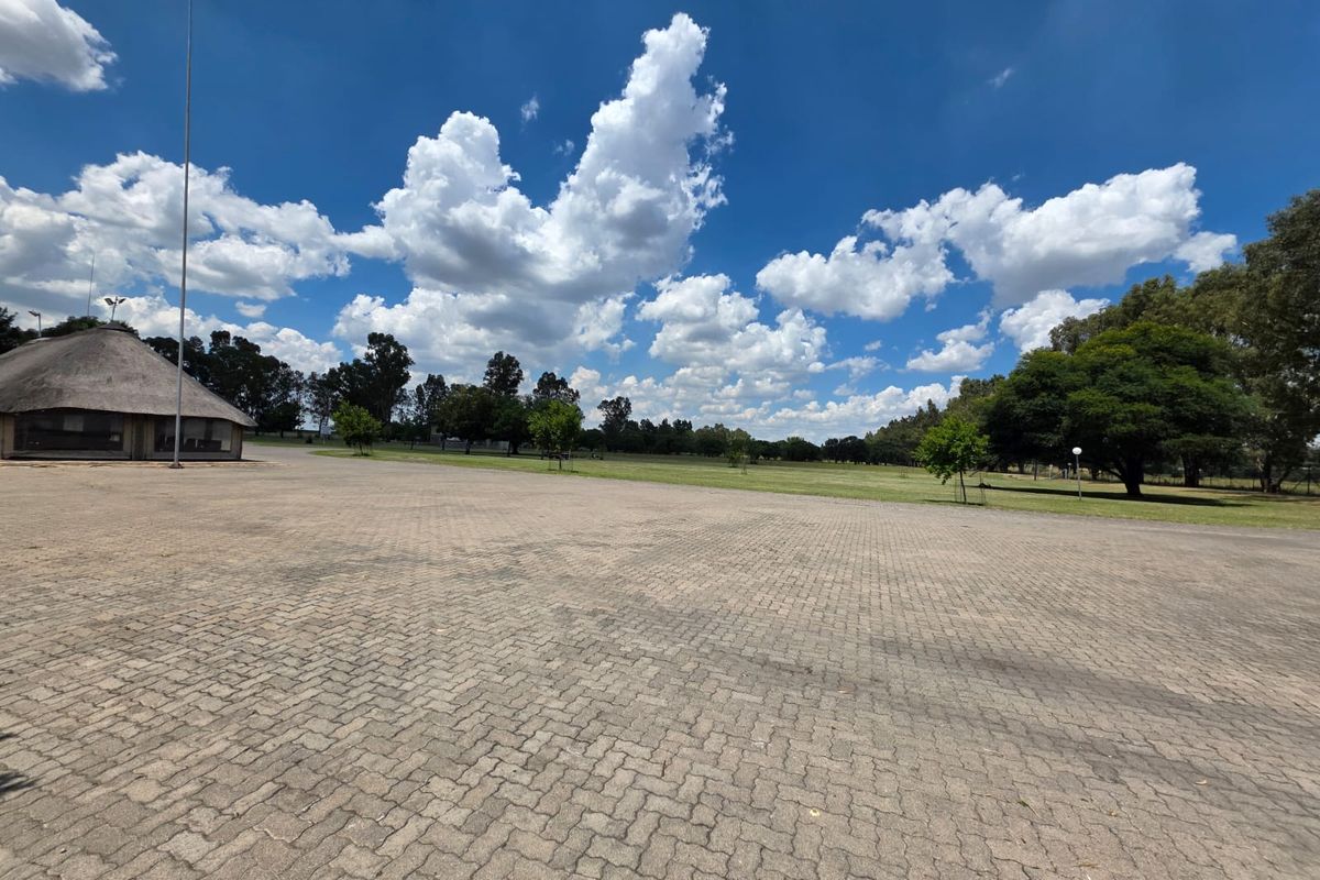 HOLIDAY HOME FOR SALE IN VAALPARK – PERFECT RIVER GETAWAY - Photo 5