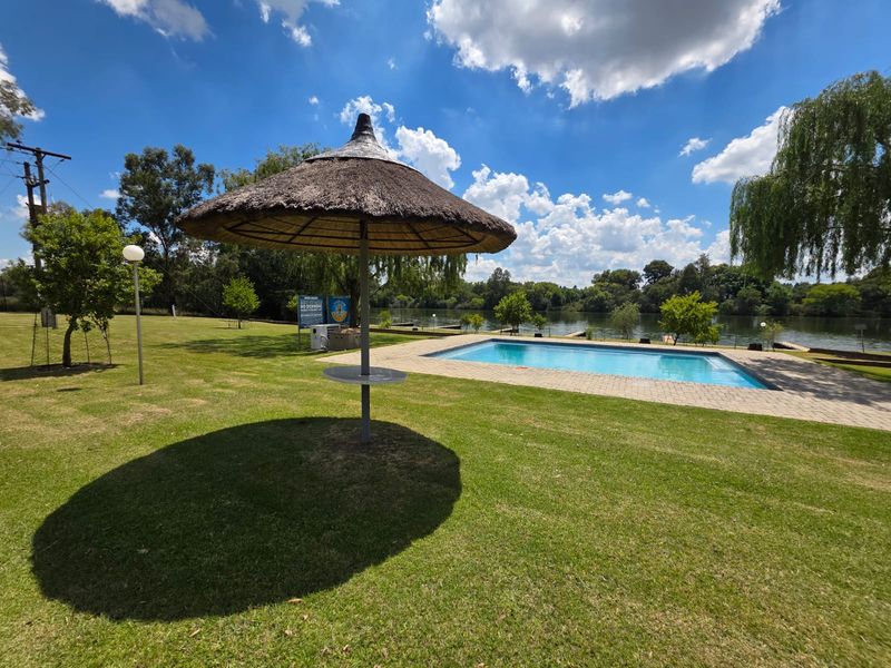 HOLIDAY HOME FOR SALE IN VAALPARK – PERFECT RIVER GETAWAY - Photo 4