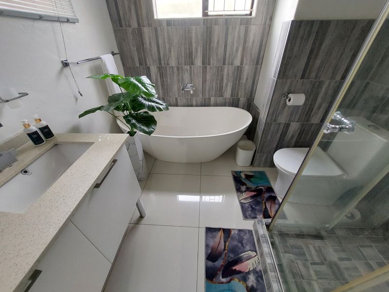 Modern 1 - Bedroom Gem with biometric Security and Resort - Style Living - Exceptional Value - Photo 4