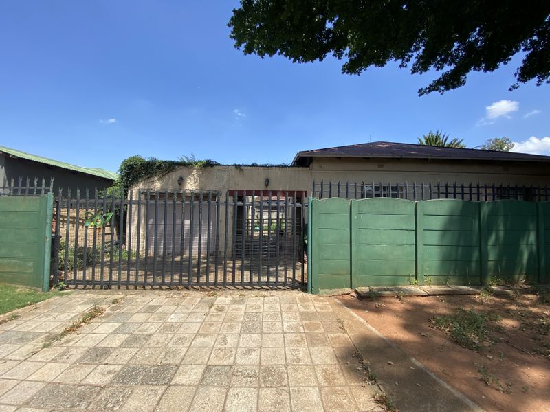 3 Bedroom House For Sale In Boksburg south - Photo 5
