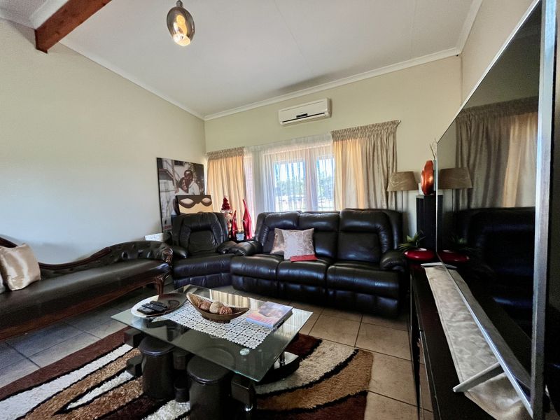 Charming Sectional Title Townhouse for Sale in Bela-Bela – Perfect for Homeowners or Investors - Photo 5