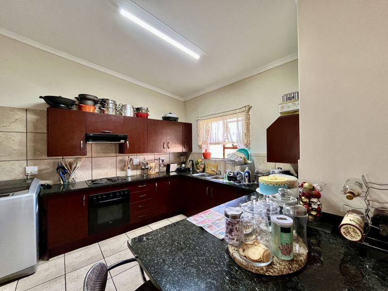 Charming Sectional Title Townhouse for Sale in Bela-Bela – Perfect for Homeowners or Investors - Photo 6