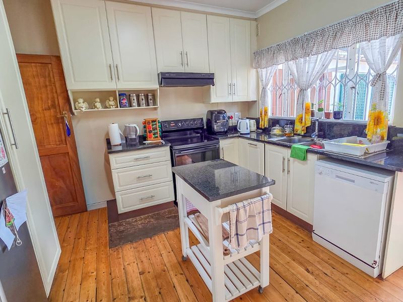 Freestanding For Sale In Howick - Photo 5