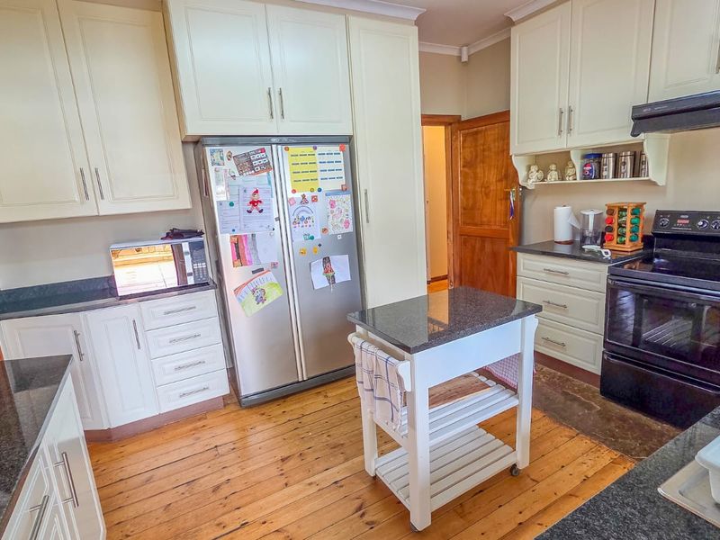 Freestanding For Sale In Howick - Photo 4