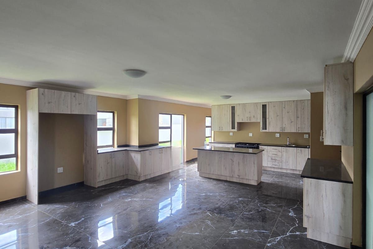 Executive Living with Business-Ready Potential in Riversdale, Meyerton. - Photo 4