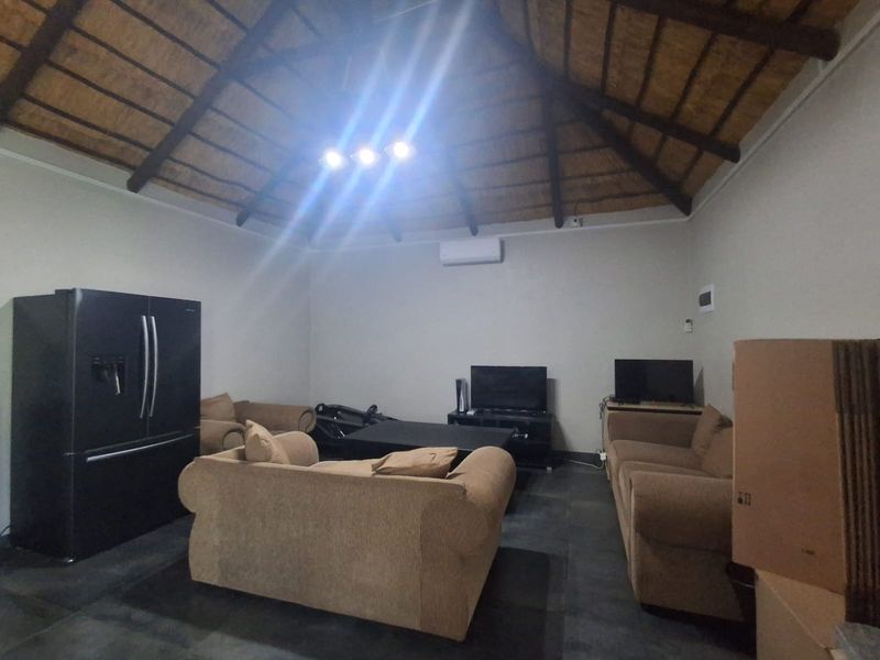 Immaculate 2 Bedroom home with Potential to be a 6 Bedroom Family Home. Well Kept and Move in Ready. - Photo 7