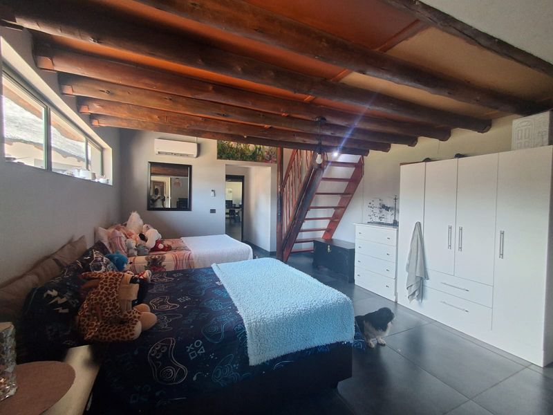 Immaculate 2 Bedroom home with Potential to be a 6 Bedroom Family Home. Well Kept and Move in Ready. - Photo 6