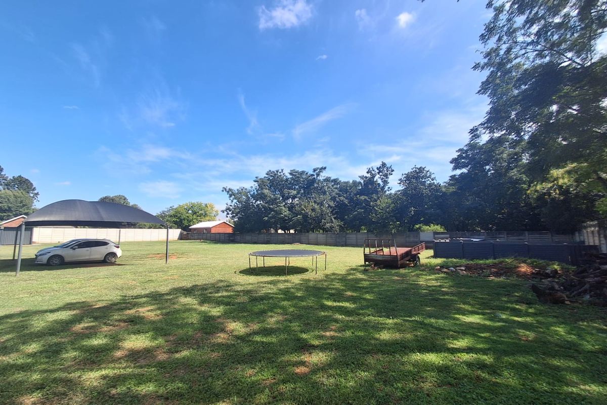 2000m2  Vacant stand situated in the Suburban Area of Henley-on- Klip. - Photo 2