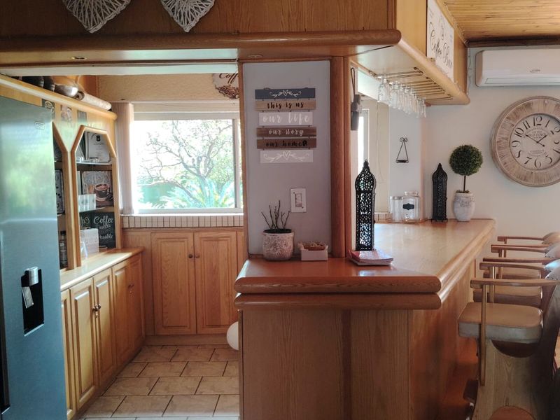 Open Plan Design With A Huge Yard Space In SE 1 Up For Grabs - Photo 9