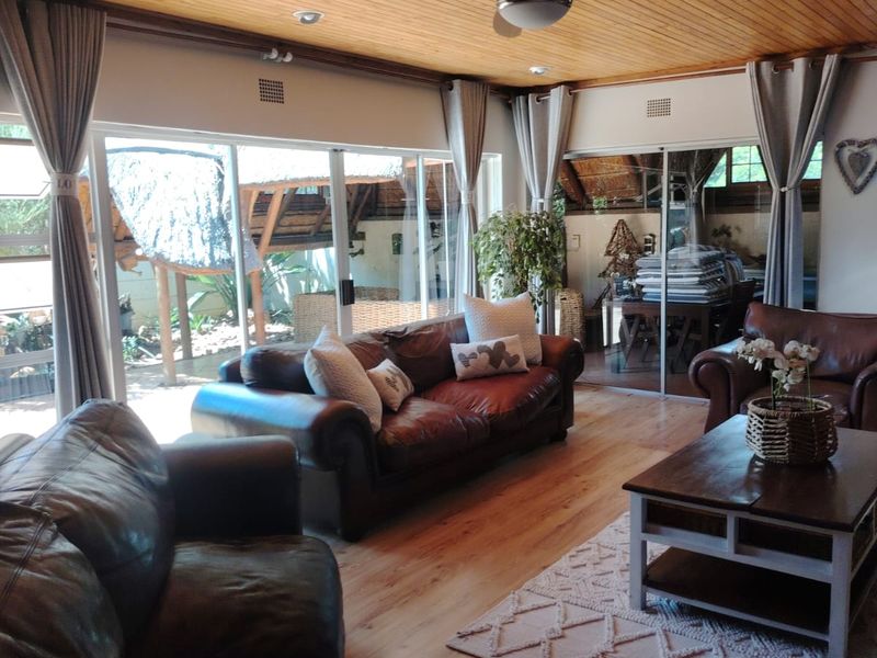 Open Plan Design With A Huge Yard Space In SE 1 Up For Grabs - Photo 3