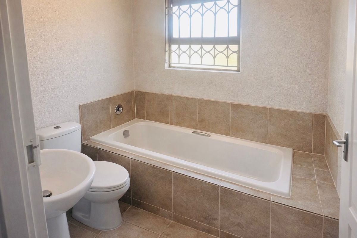 This 2 bedroom, 1 bathroom home offers a simple and practical layout. - Photo 4