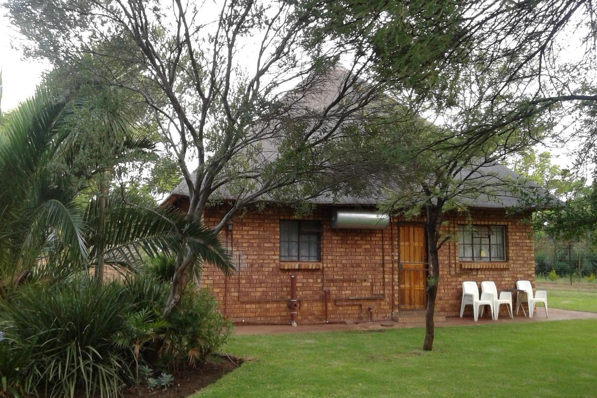 Self-Sustainable 4.2ha Small Holding with Flatlet, Pool and Entertainment Oasis - Photo 3