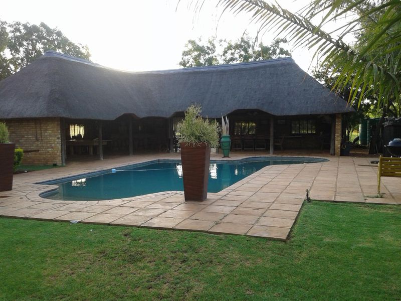 Self-Sustainable 4.2ha Small Holding with Flatlet, Pool and Entertainment Oasis - Photo 2