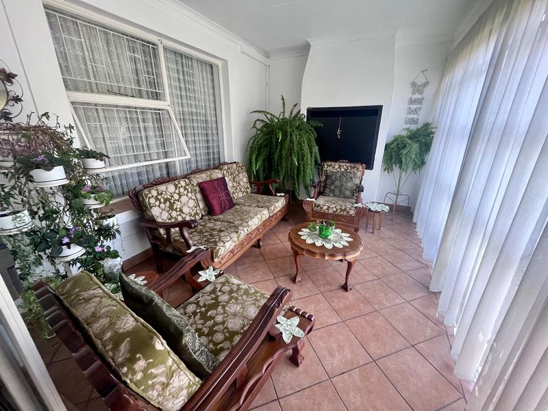 Golden years, meet your golden address - Photo 7